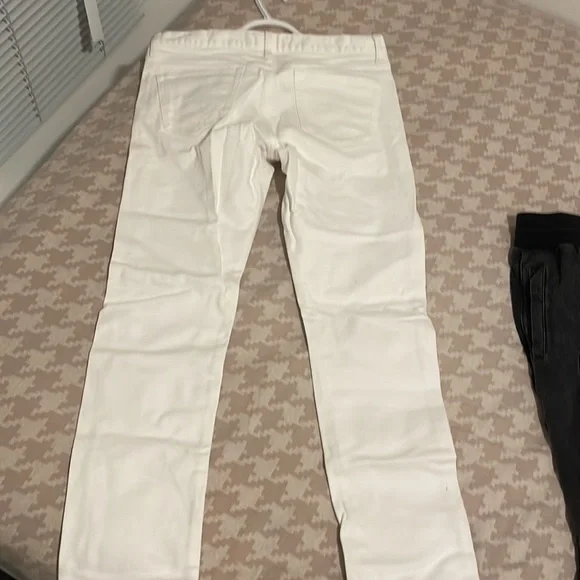 Almost brand new Uniqlo men’s Jean - Picture 3 of 4
